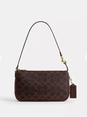 Coach Maple Plaza bag size 22 Signature Wristlet Shoulder Bag